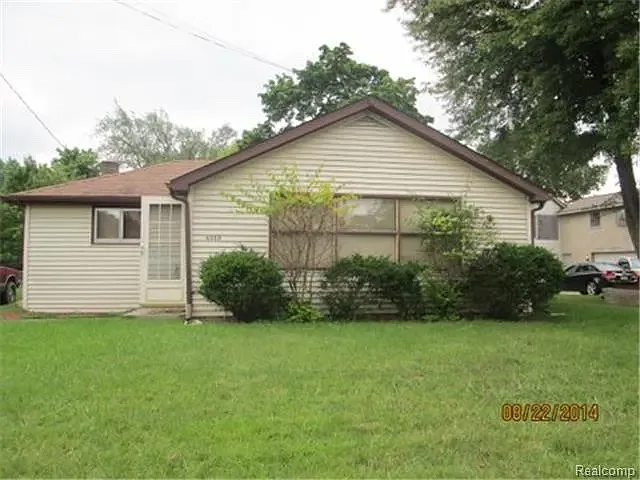 4059 Woodmere Dr