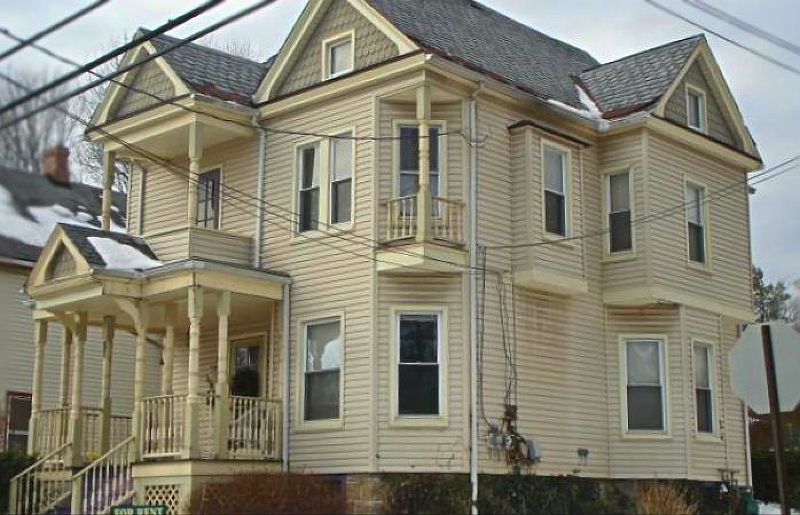 1st image of 6 Ryerson Ave
