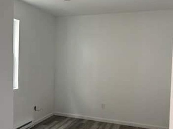 5th image of 118 Sunbury St #3