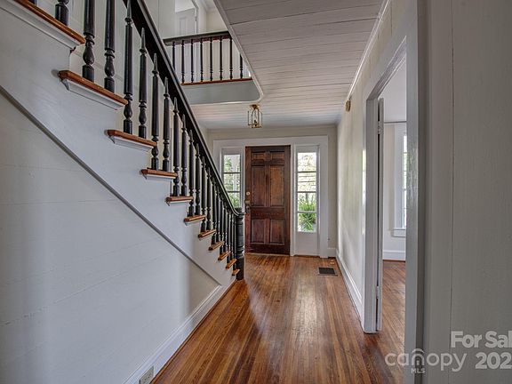 3rd image of 35 E Catawba St