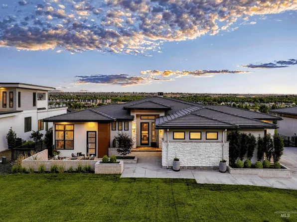 3523 E Via Estancia Ln, Boise, ID 83716