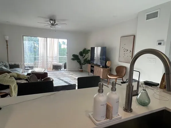 1000 NE 14th Ave, Hallandale, FL