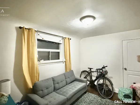 330 Arlington Ave #2, Toronto, ON M6C 2Z9