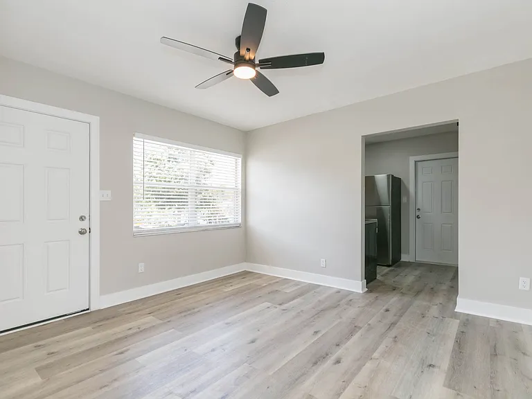 2600 52nd Ave N #A — Photo 2