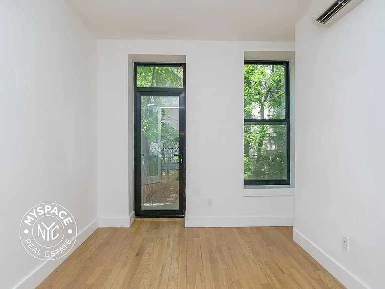 1027 Putnam Ave #1C — Photo 8
