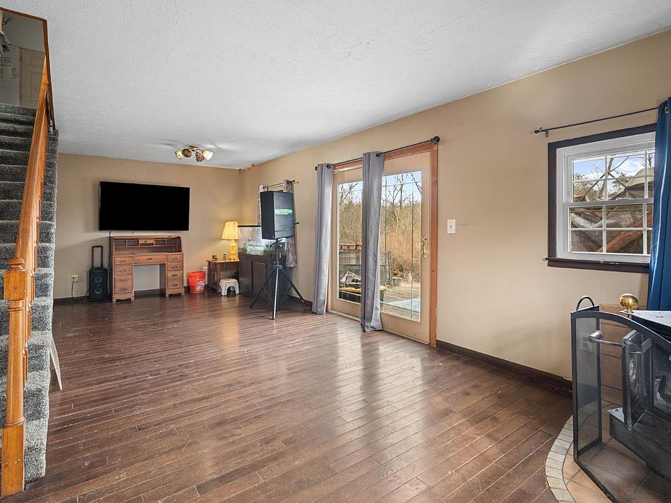 7th image of this home