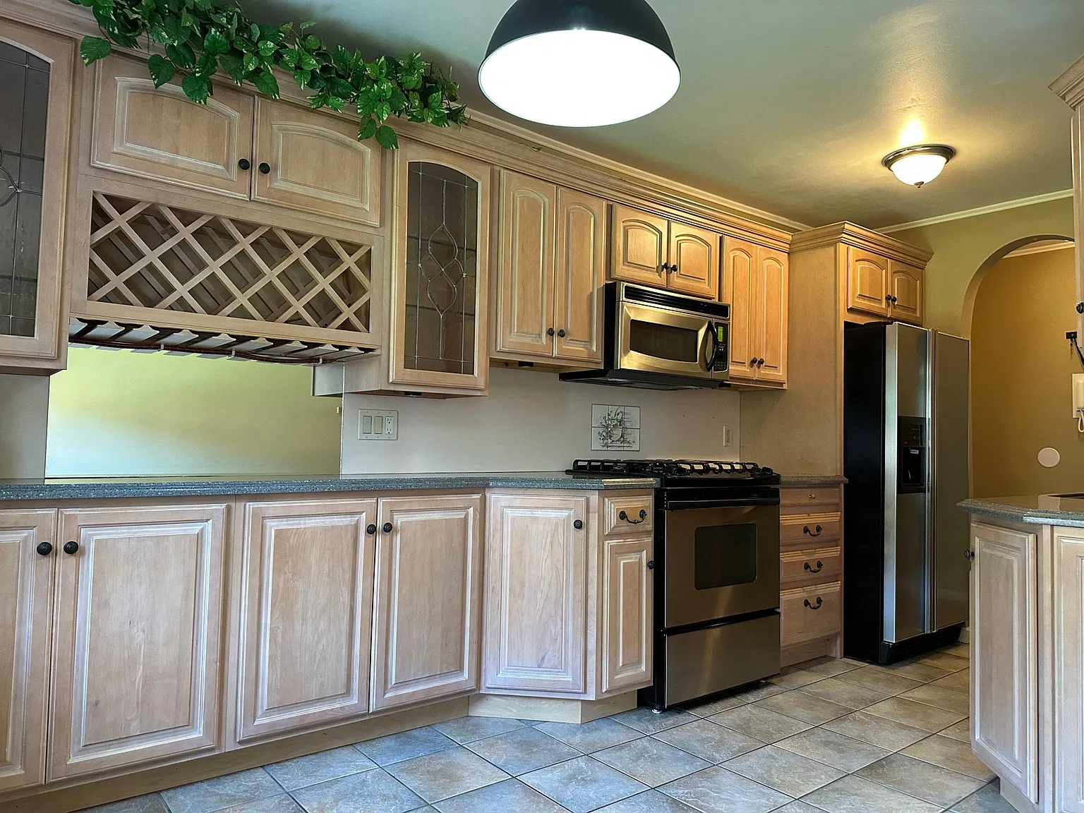 2 bed, 1.5 bath, 876 sqft, $1,900 — Photo 3