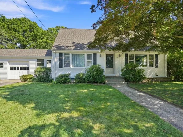 12 Rollins Rd, Warwick, RI 02889