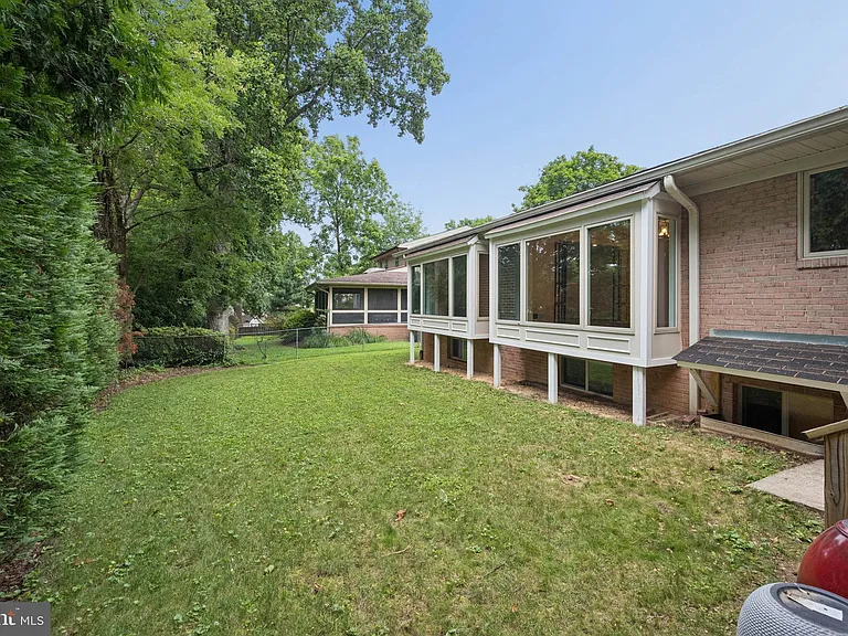 7016 Hopewood St — Photo 65