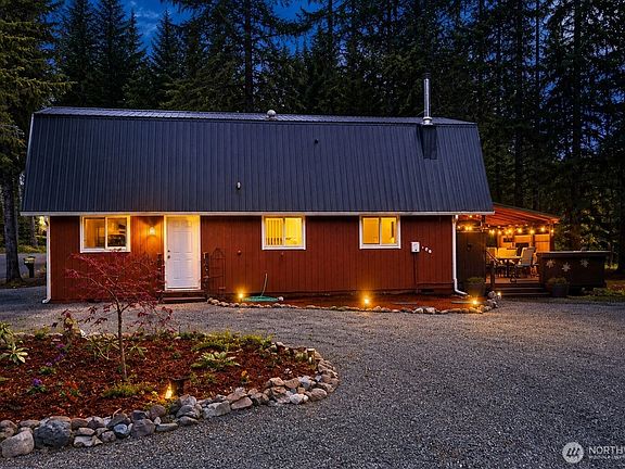2nd image of 100 Timberline Drive