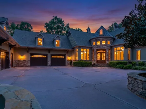 505 Woodlake Way, Travelers Rest, SC 29690