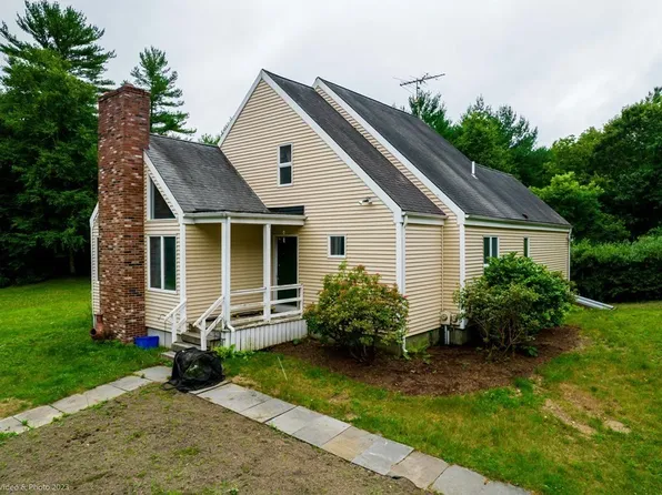 30 Wordell St, Rochester, MA 02770