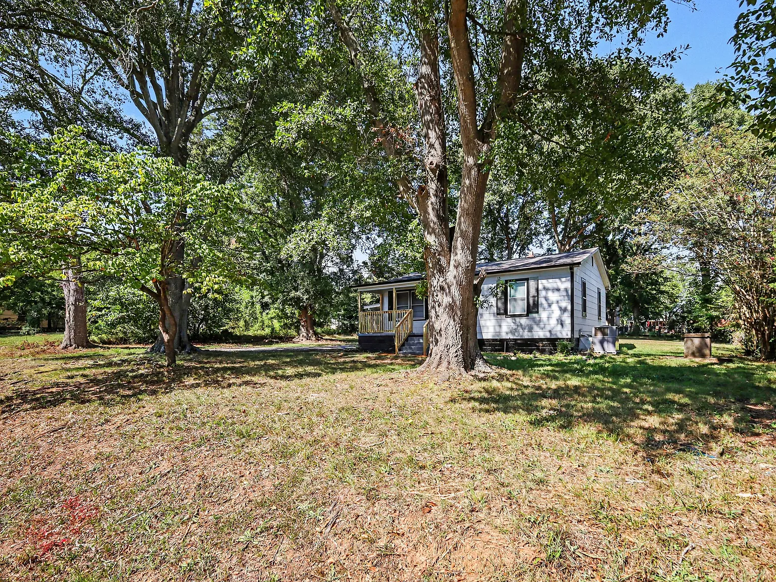 2 bed, 852 sqft, $1,500 — Photo 2
