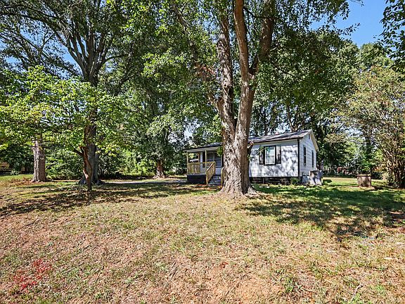 2nd image of 237 Lily St