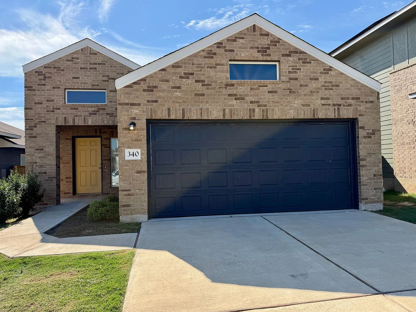 340 The Bad Way- 4 bedroom, 2 bath, 1 story — Photo 2