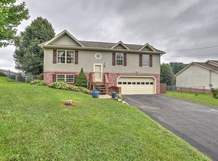 207 Maple Ridge Dr, Jonesborough, TN 37659