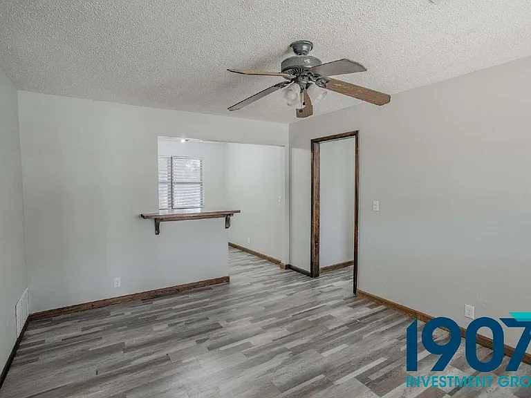 608 N Janeway Ave — Photo 7