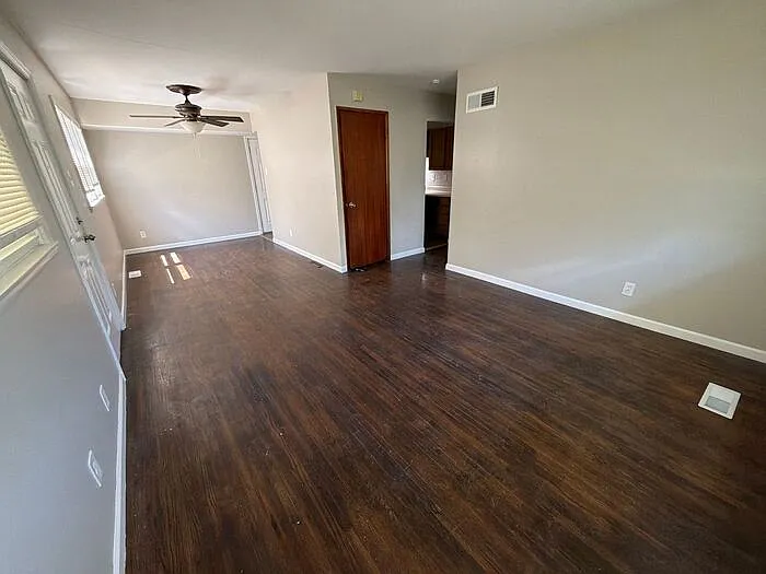 457 Shepley Dr — Photo 3