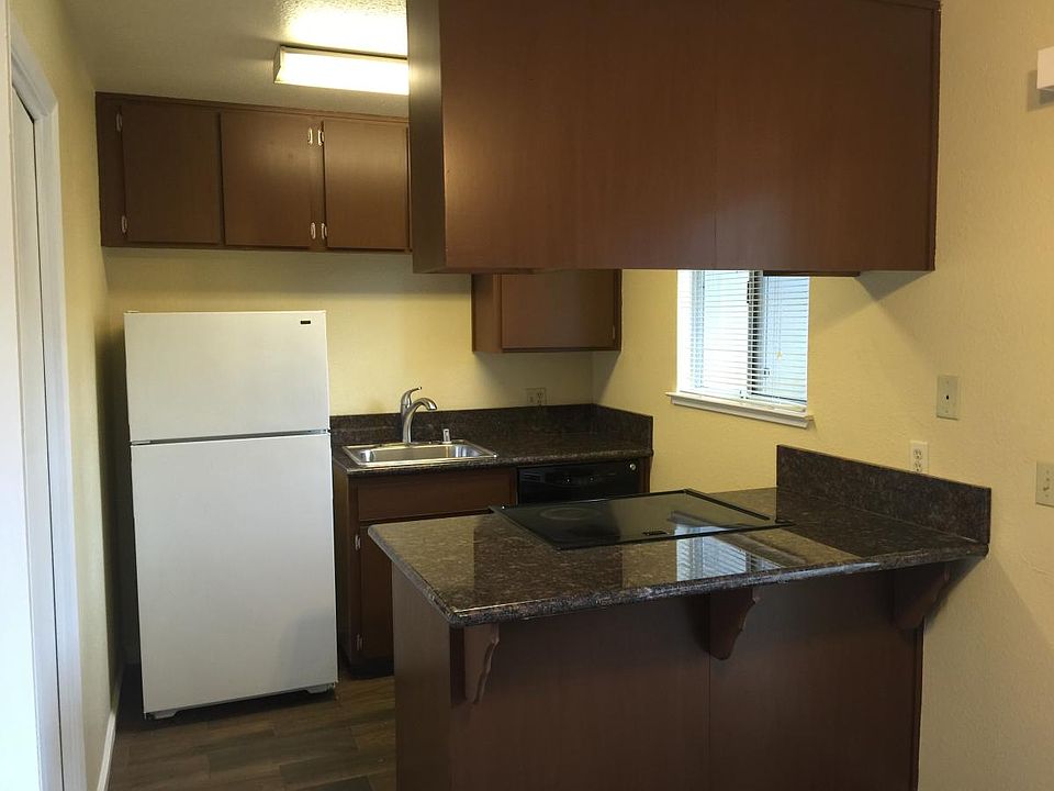 1st image of 9119 Newhall Dr APT 21