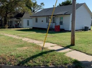 127 N Main St, Lucas, KS 67648