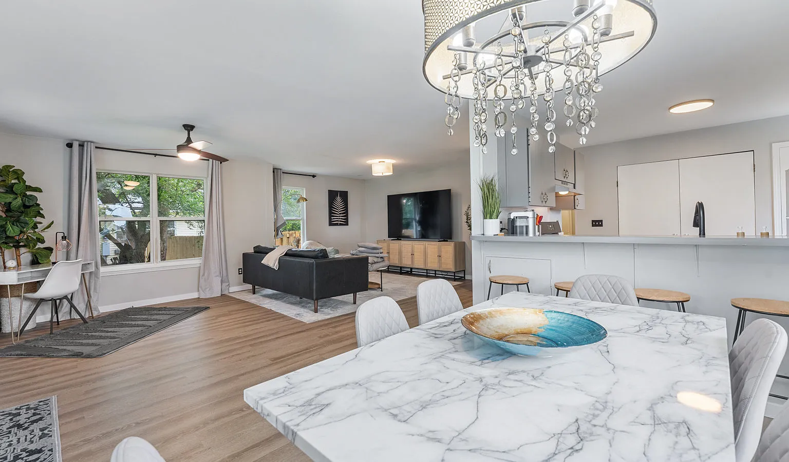 3 bed, 1274 sqft, $3,000 — Photo 1