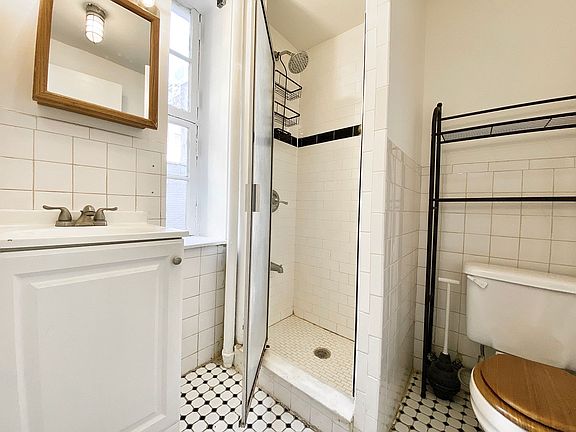 4th image of 488 9th Ave APT 4N