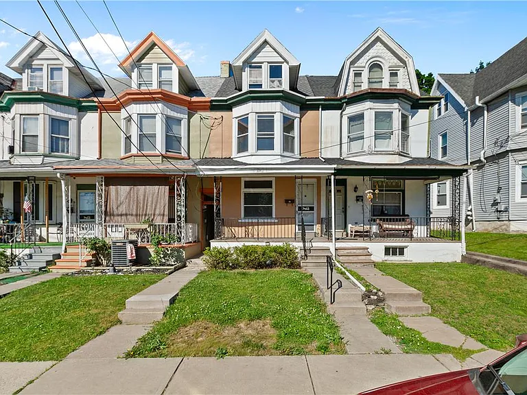 2307 S 5th St — Photo 3