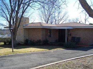 615 W Main St, Kerrville, TX 78028