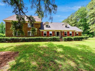 585 Brown Rd, Washington, NC 27889