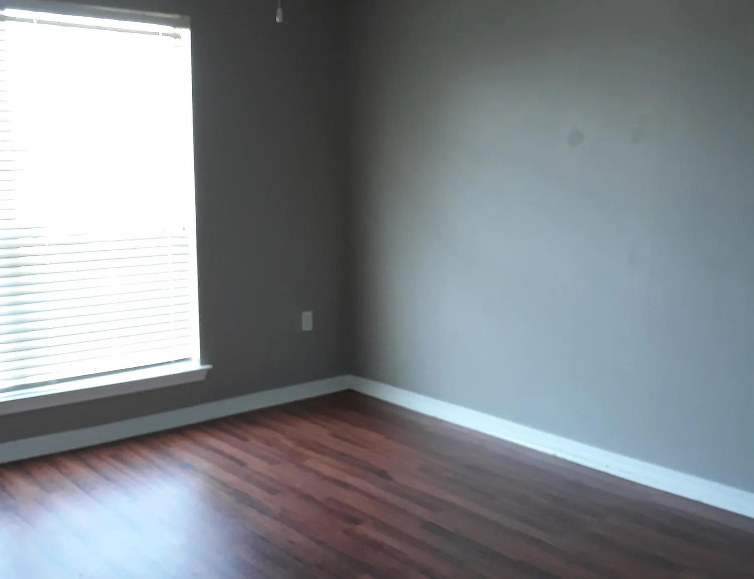 4 bed, 2.0 bath, 2122 sqft, $2,350 — Photo 3