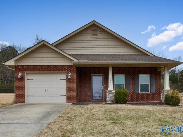 273 Lazy Oak Dr, New Market, AL 35761