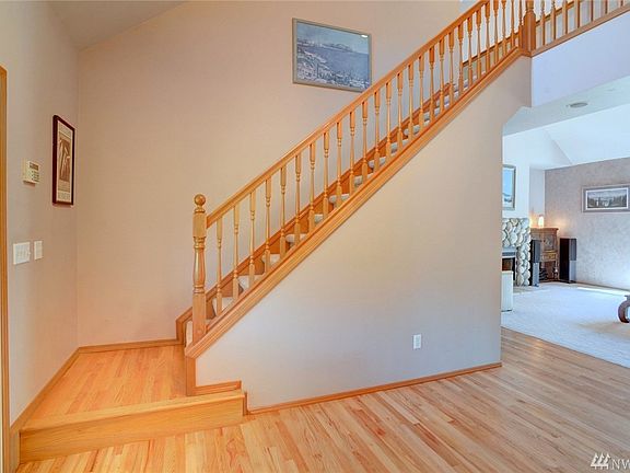 4th image of 26427 142nd St E