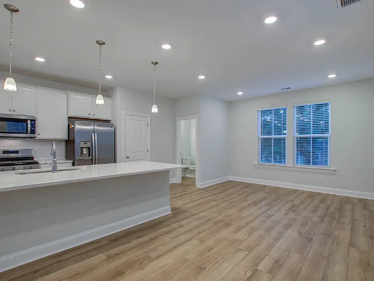1237 Tice Ln — Photo 3