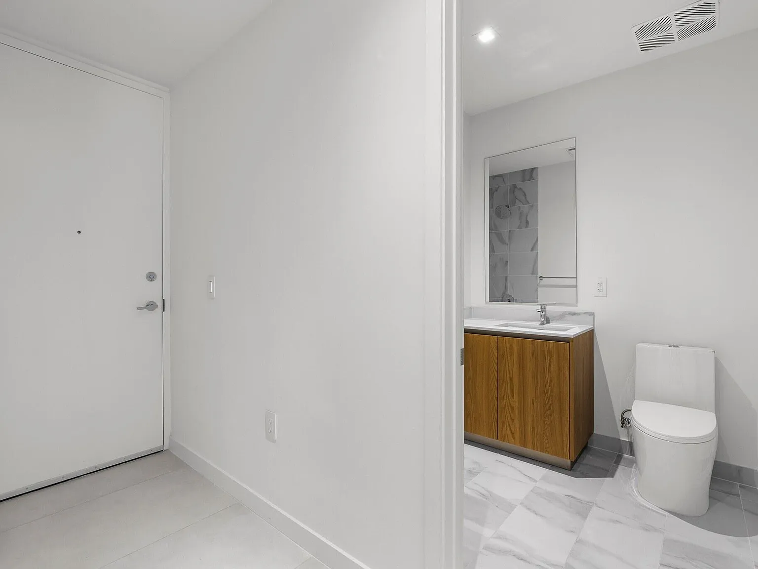 1 bed, 2.0 bath, 1216 sqft, $6,700 — Photo 2