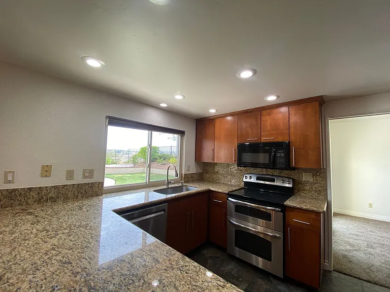2315 Birdie St — Photo 7