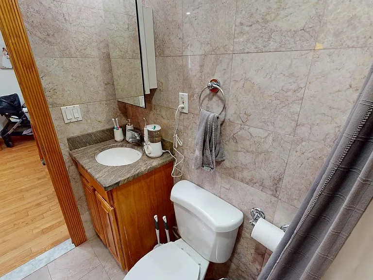 76 Raymond St #76 — Photo 12