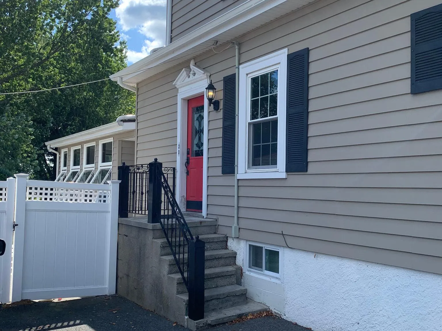 5 bed, 1800 sqft, $4,625 — Photo 3