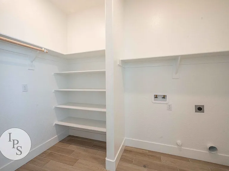 2830 E Tamarind Dr — Photo 17