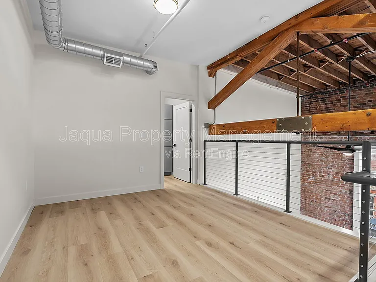 266 E Michigan Ave #402 — Photo 13
