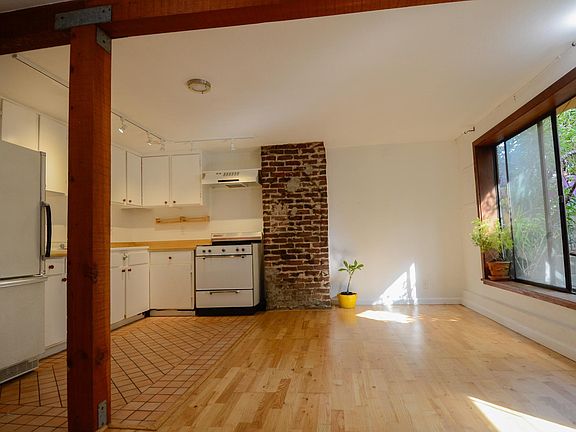 4th image of 4222 26th St #A