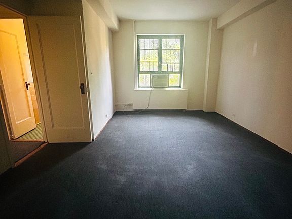 4th image of 1605 Metropolitan Ave APT 4