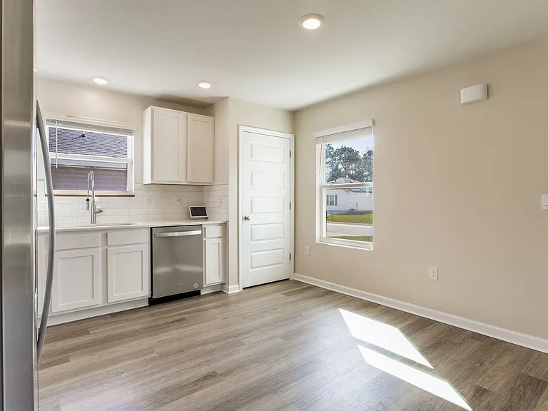 2528 Sutton Place Dr — Photo 50