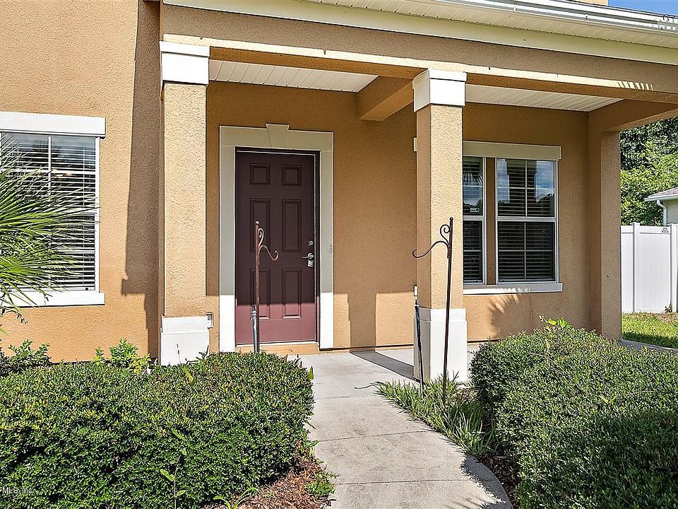 1st image of 82 Corey Cay Ave