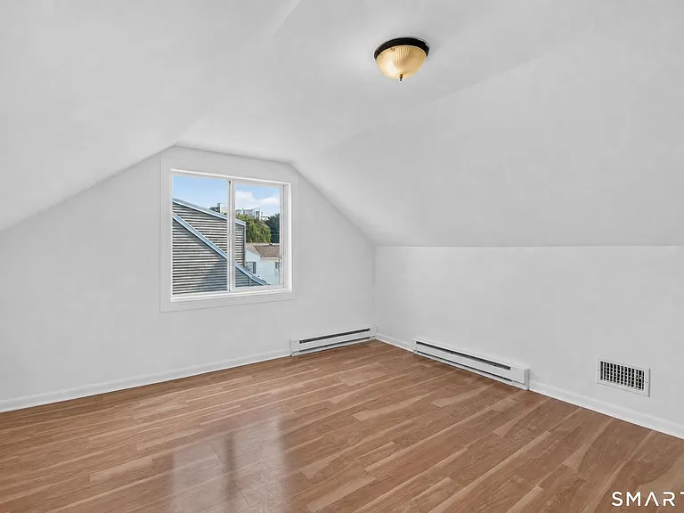 11 Stratfield Pl — Photo 28