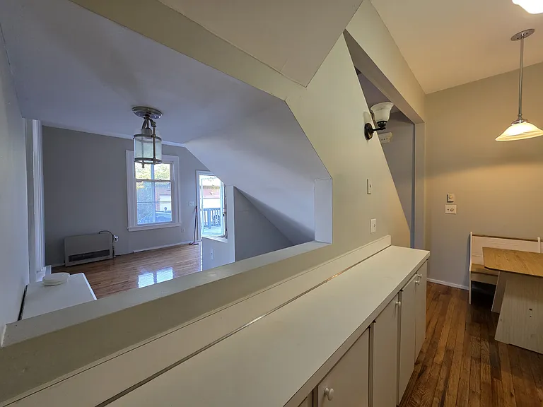49 Warren St #C — Photo 2