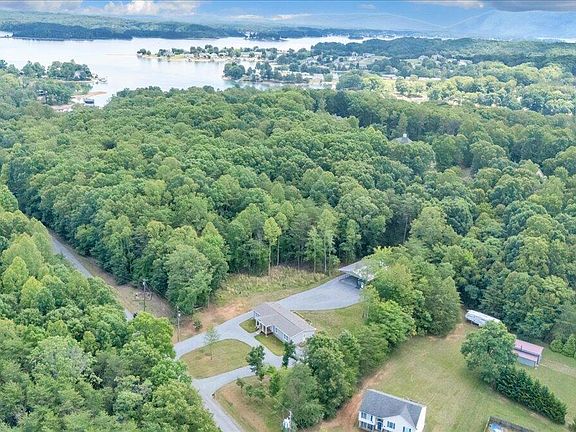 3rd image of 80 Strawberry Banks Dr