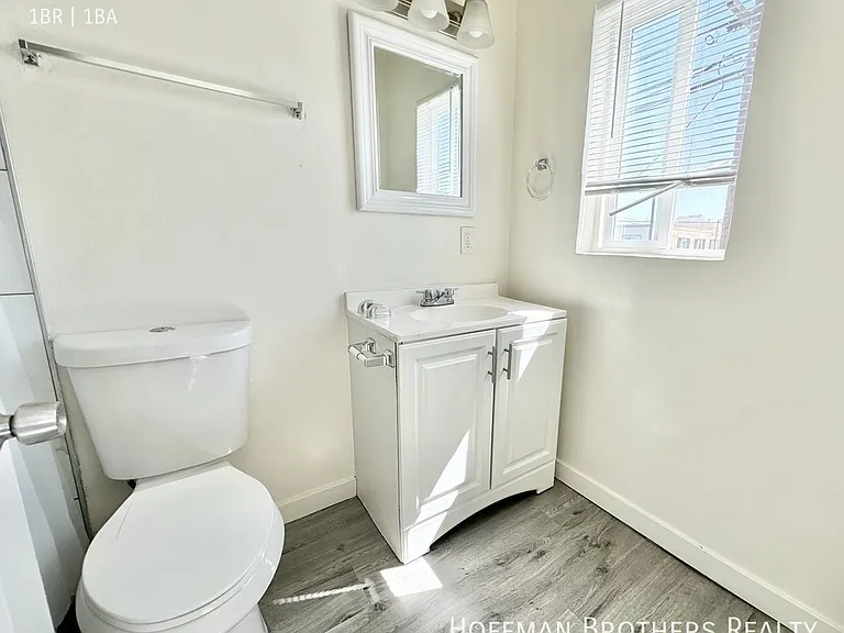 8701 S Figueroa St #203 — Photo 11