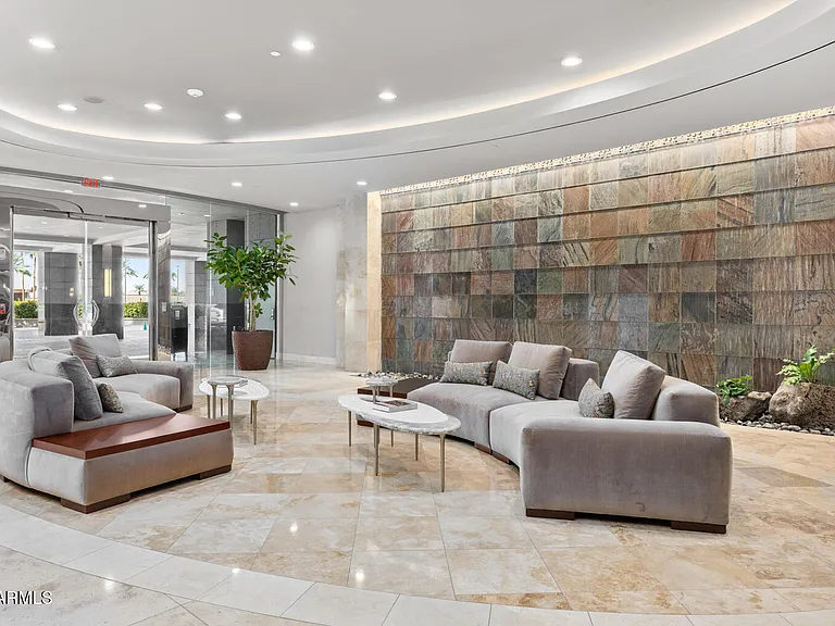 2211 E Camelback Rd #207 — Photo 38