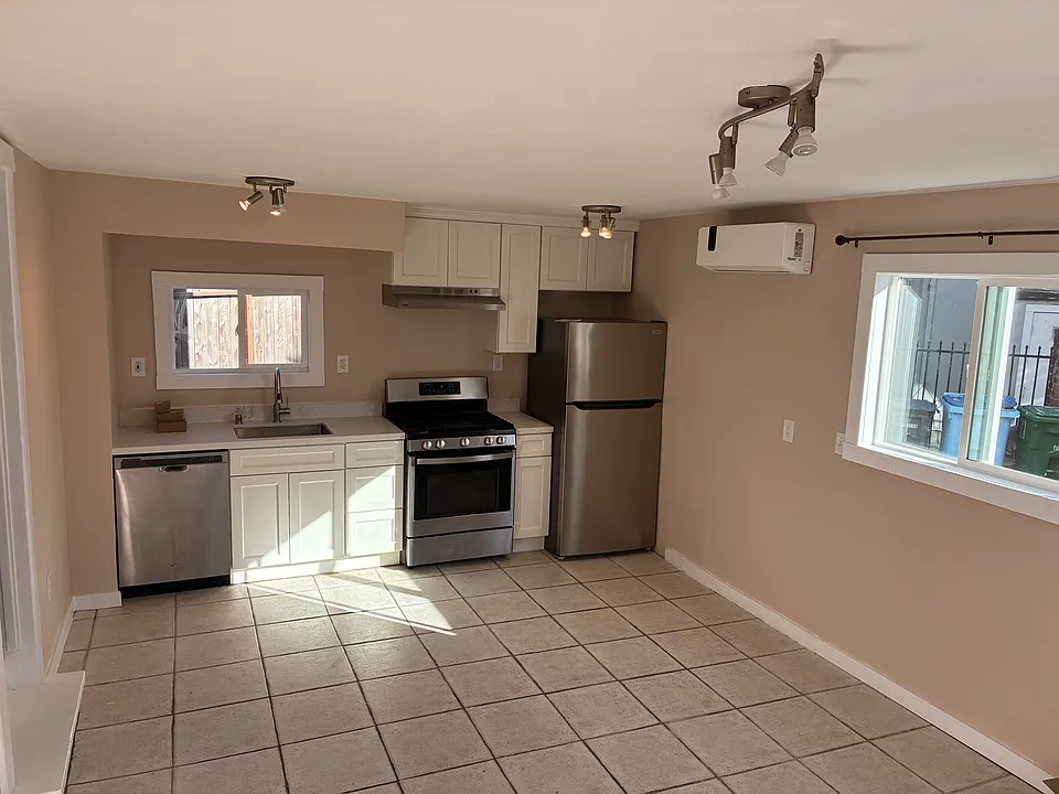 1306 Alcatraz Ave #B