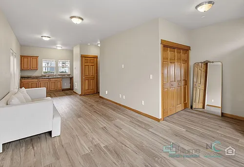 255 29th St Photo 1